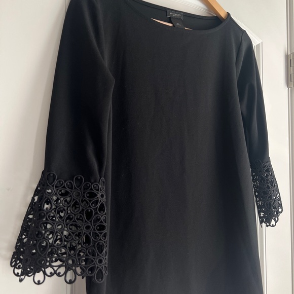 Ann Taylor black lace bell cuff top - Picture 2 of 5